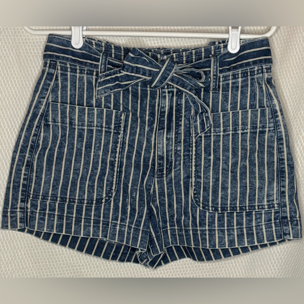 American Eagle Chambray Striped Tie Waist Paperbag Shorts Blue White Womens 6